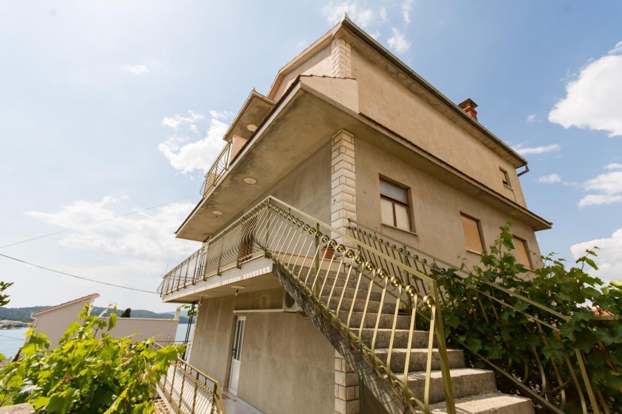 Apartmani Mila A1 & A2 & 3 特罗吉尔 外观 照片