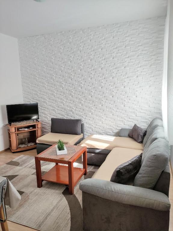 Apartmani Mila A1 & A2 & 3 特罗吉尔 外观 照片