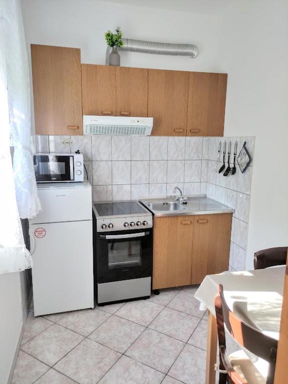 Apartmani Mila A1 & A2 & 3 特罗吉尔 外观 照片