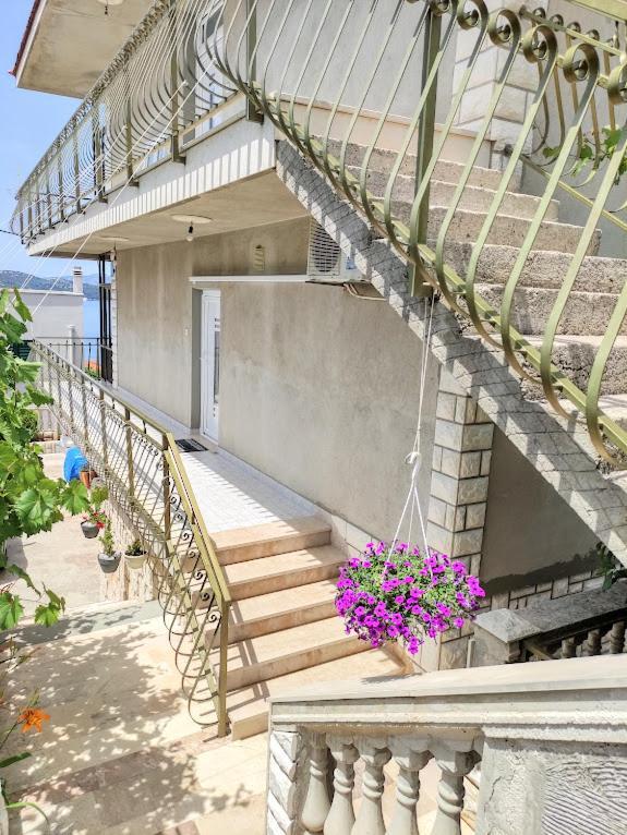 Apartmani Mila A1 & A2 & 3 特罗吉尔 外观 照片
